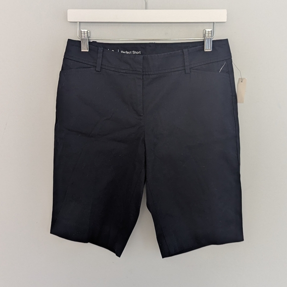 NEW Women's Talbots Perfect Shorts 9.5" Inseam Size 2 Petite Navy - Picture 4 of 5